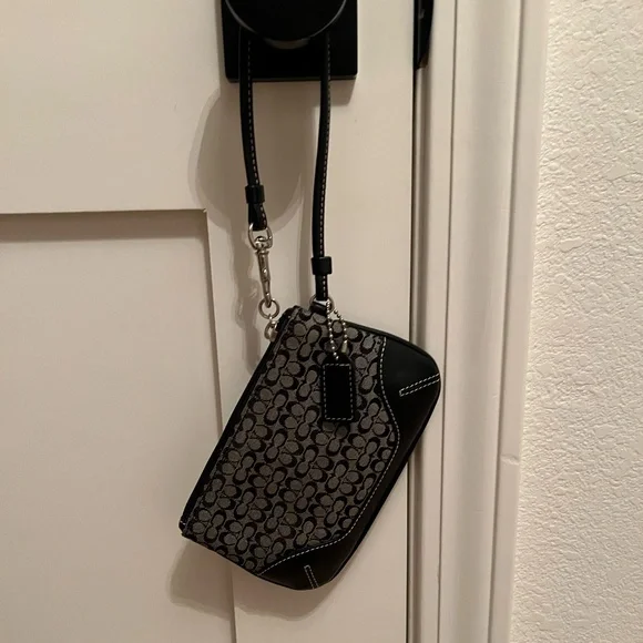 COACH mini signature Black & Grey Wristlet - Picture 2 of 2